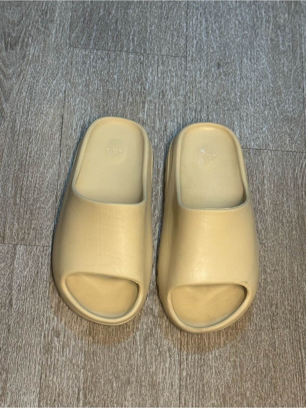 Yeezy slides m7